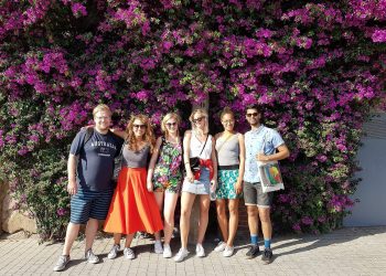 group-students-activity-w1600h1200 group-students-activity-w1600h1200